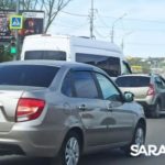 В Саратове на Московском шоссе столкнулись иномарка и «Газель» В Саратове на Московском шоссе столкнулись иномарка и «Газель»