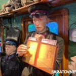 В Саратов прибыл «Поезд Победы» — первая в мире иммерсивная инсталляция, размещенная в движущемся составе поезда! В Саратов прибыл «Поезд Победы» — первая в мире иммерсивная инсталляция, размещенная в движущемся составе поезда!