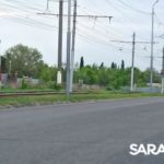 В Саратове BMW вылетел на трамвайные пути и заблокировал движение трамваев
