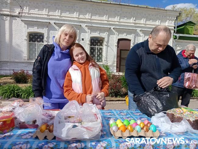 Жители Энгельса смогли в течение дня освятить куличи Жители Энгельса смогли в течение дня освятить куличи