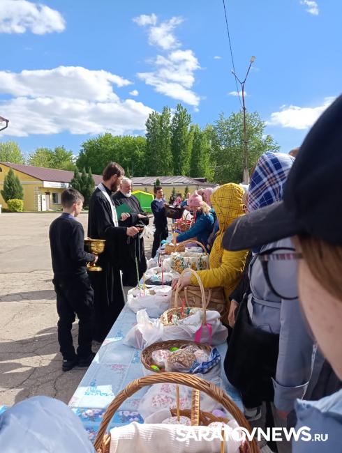 Жители Энгельса смогли в течение дня освятить куличи Жители Энгельса смогли в течение дня освятить куличи