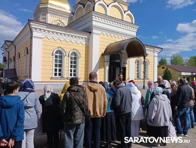 Жители Энгельса смогли в течение дня освятить куличи Жители Энгельса смогли в течение дня освятить куличи