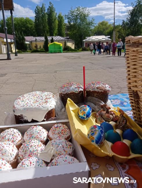 Жители Энгельса смогли в течение дня освятить куличи Жители Энгельса смогли в течение дня освятить куличи