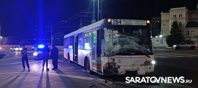 Четверо пострадали в ДТП с автобусом и «Мерседесом» на Славянской площади