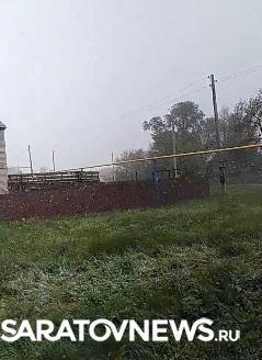 Снег с градом прошел в некоторых районах Саратова в День Победы