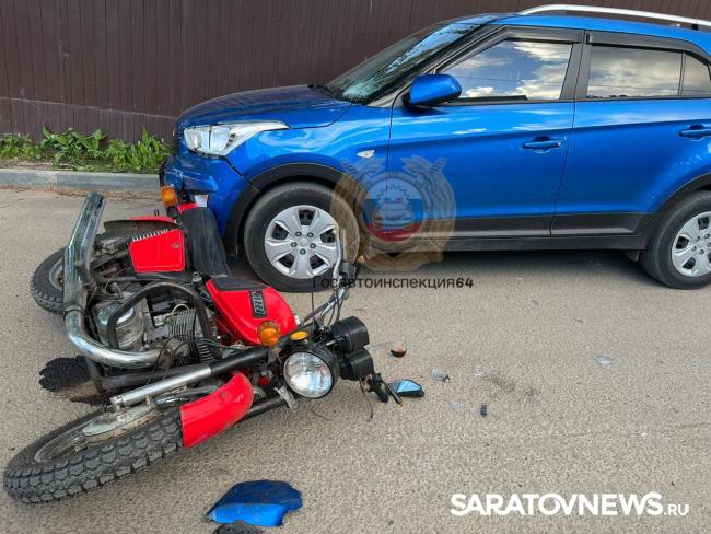 В Жасминном мотоцикл врезался в припаркованную иномарку В Жасминном мотоцикл врезался в припаркованную иномарку