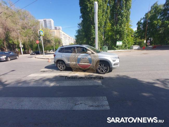 Пенсионер на иномарке сбил женщину на Астраханской в Саратове Пенсионер на иномарке сбил женщину на Астраханской в Саратове