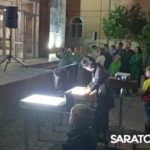 В Ночь музеев саратовцы смотрели в телескоп, играли на волынке и рисовали песком