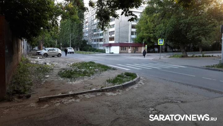В Саратове нарисовали «пешеходный переход в никуда» В Саратове нарисовали «пешеходный переход в никуда»