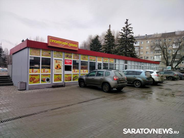 Возле ТЦ «Рубин» В Саратове демонтируют незаконные ларьки Возле ТЦ «Рубин» В Саратове демонтируют незаконные ларьки
