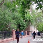 Съемки сериала «Комбинация»: саратовцев удивила вереница трейлеров у консерватории Съемки сериала «Комбинация»: саратовцев удивила вереница трейлеров у консерватории