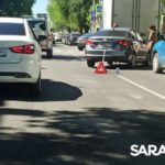 На Вольской в Саратове грузовик столкнулся с иномаркой