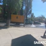 У администрации Заводского района Саратова хлещет вода У администрации Заводского района Саратова хлещет вода