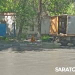 У администрации Заводского района Саратова хлещет вода У администрации Заводского района Саратова хлещет вода