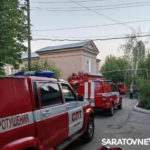 На территории саратовской горбольницы дымился склад