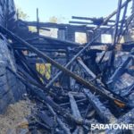 В Балакове сгорел очередной расселенный дом