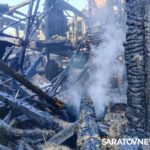 В Балакове сгорел очередной расселенный дом