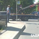 В Саратове эвакуатор попал в аварию с иномаркой