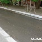 В Саратове потоп с 1-го Жилучастка добрался до стелы «Город трудовой доблести»