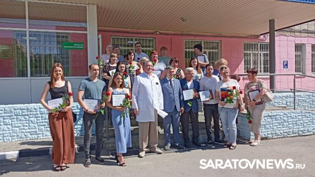В День России в Саратовской городской межрайонной поликлинике №1 открыли Доску Почета В День России в Саратовской городской межрайонной поликлинике №1 открыли Доску Почета