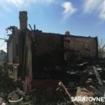 Из-за замыкания проводки после дождя в саратовском селе сгорел дом