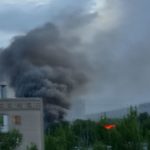 У «Оранжевого» в Саратове полыхает заброшенный дом У «Оранжевого» в Саратове полыхает заброшенный дом