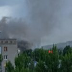 У «Оранжевого» в Саратове полыхает заброшенный дом У «Оранжевого» в Саратове полыхает заброшенный дом
