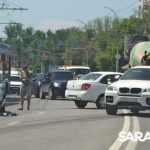 Из-за ДТП перед путепроводом в Заводском районе Саратова образовалась пробка Из-за ДТП перед путепроводом в Заводском районе Саратова образовалась пробка