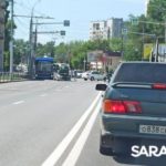 Из-за ДТП перед путепроводом в Заводском районе Саратова образовалась пробка Из-за ДТП перед путепроводом в Заводском районе Саратова образовалась пробка