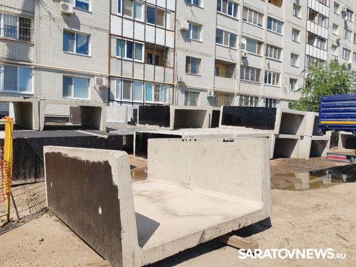 Тепловики модернизируют тепломагистраль на улице Рижской в Саратове Тепловики модернизируют тепломагистраль на улице Рижской в Саратове