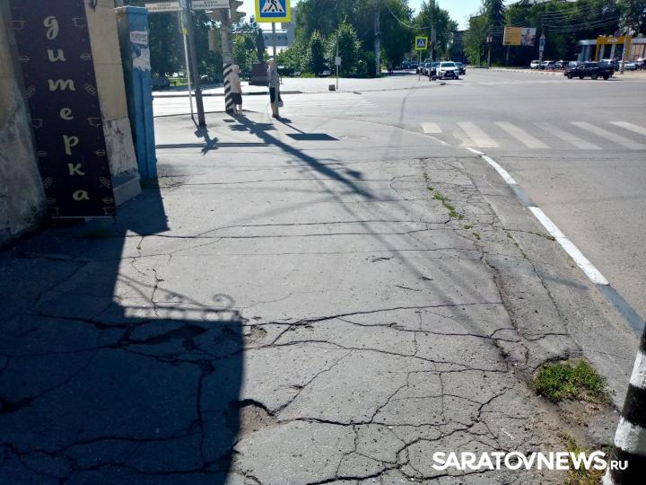 В центре города Энгельса отремонтируют пешеходную зону В центре города Энгельса отремонтируют пешеходную зону