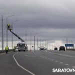 На участке трассы у поворота на Шиханы идет установка дополнительного освещения На участке трассы у поворота на Шиханы идет установка дополнительного освещения
