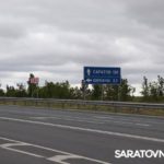 На участке трассы у поворота на Шиханы идет установка дополнительного освещения На участке трассы у поворота на Шиханы идет установка дополнительного освещения