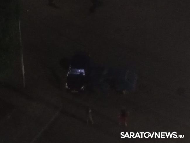 Ночью в Саратове на 1-й Дачной произошло ДТП Ночью в Саратове на 1-й Дачной произошло ДТП