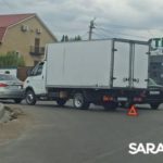 На въезде в Саратов «ГАЗель» врезалась в «китайца»