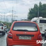 На въезде в Саратов «ГАЗель» врезалась в «китайца»