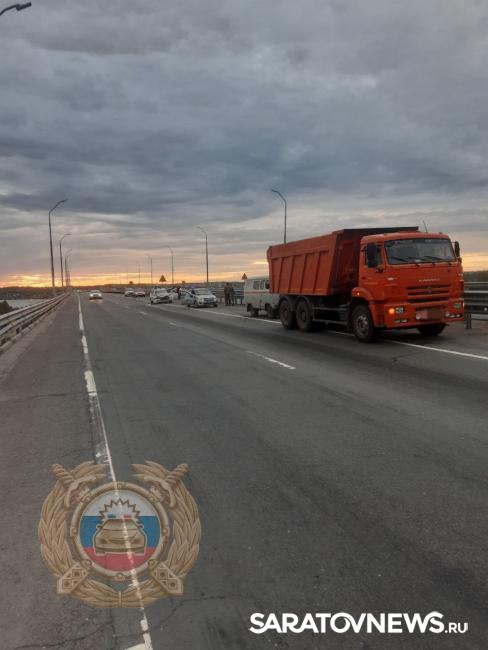 На новом мосту в Энгельсском районе произошло ДТП: есть пострадавшие На новом мосту в Энгельсском районе произошло ДТП: есть пострадавшие