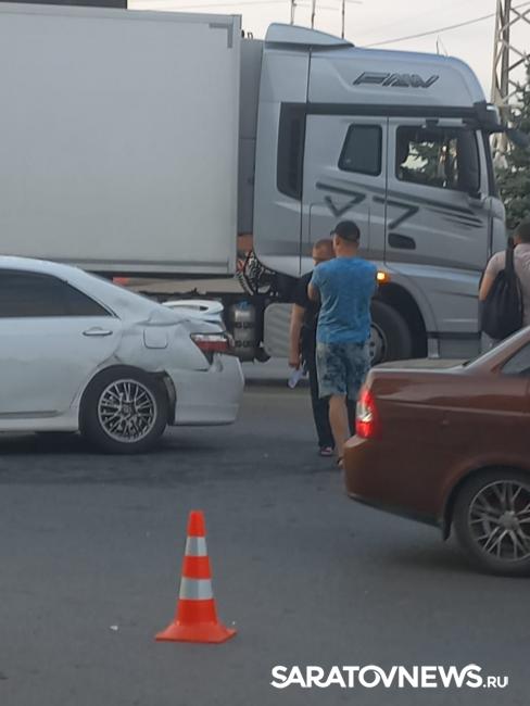 В Саратов затруднен въезд из-за жесткого ДТП с маршруткой В Саратов затруднен въезд из-за жесткого ДТП с маршруткой