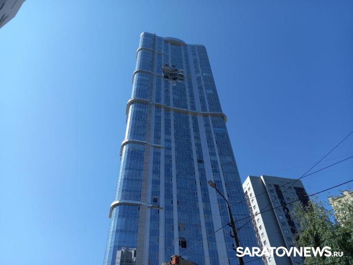 В районе саратовской высотки наблюдаются зеваки В районе саратовской высотки наблюдаются зеваки