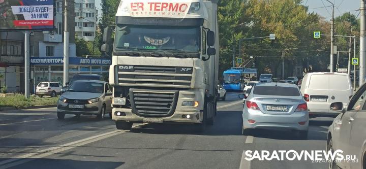 На проспекте Строителей в Саратове столкнулись две «ГАЗели» На проспекте Строителей в Саратове столкнулись две «ГАЗели»
