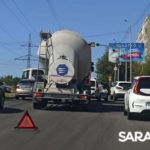 На Тархова в Саратове автоцистерна протаранила «Ларгус»