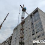 Михаил Исаев проверил ход строительства домов на Волжском проспекте