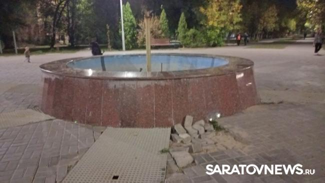 В Заводском районе Саратова «обезглавили» фонтан В Заводском районе Саратова «обезглавили» фонтан