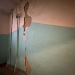 Жильцы дома на Панфилова в Саратове боятся обрушения конструкций Жильцы дома на Панфилова в Саратове боятся обрушения конструкций