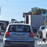 Две иномарки создали огромную пробку в Волжском районе Саратова