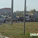 Иномарка столкнулась с большегрузом на Усть-Курдюмском шоссе в Саратове
