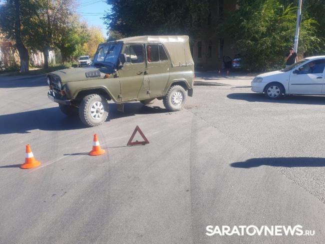 В Заводском районе Саратова столкнулись иномарка и «УАЗ»: пострадал пешеход В Заводском районе Саратова столкнулись иномарка и «УАЗ»: пострадал пешеход