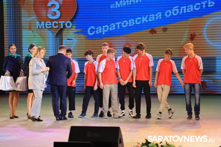 Барабанщицы из Саратовской области стали победителями окружного фестиваля «Вернуть детство» Барабанщицы из Саратовской области стали победителями окружного фестиваля «Вернуть детство»