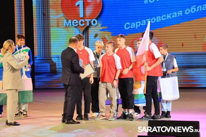 Барабанщицы из Саратовской области стали победителями окружного фестиваля «Вернуть детство» Барабанщицы из Саратовской области стали победителями окружного фестиваля «Вернуть детство»