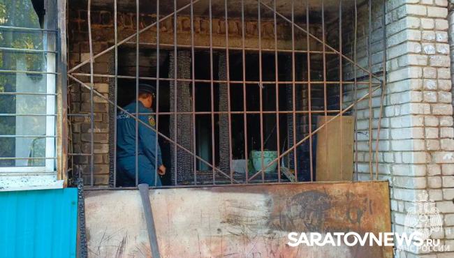 В Балакове горел балкон в общежитии: эвакуировано 9 жильцов В Балакове горел балкон в общежитии: эвакуировано 9 жильцов